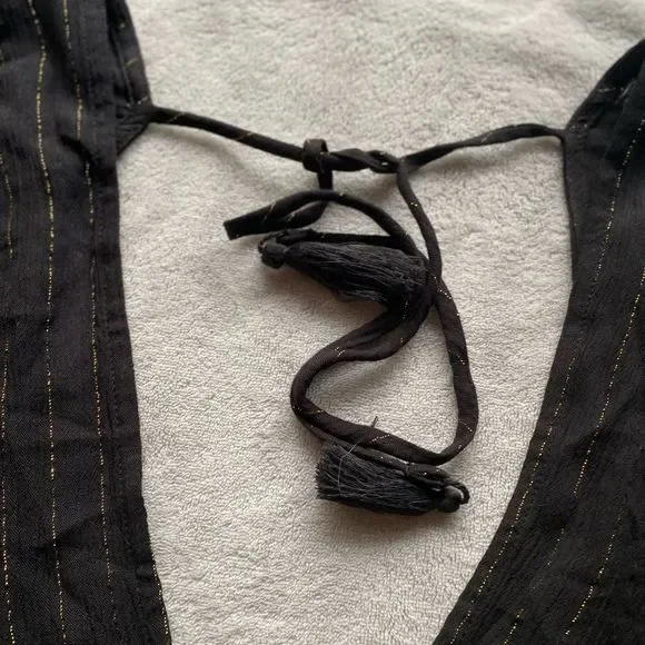 Black and Gold Cover-Up - Picture 4 of 7